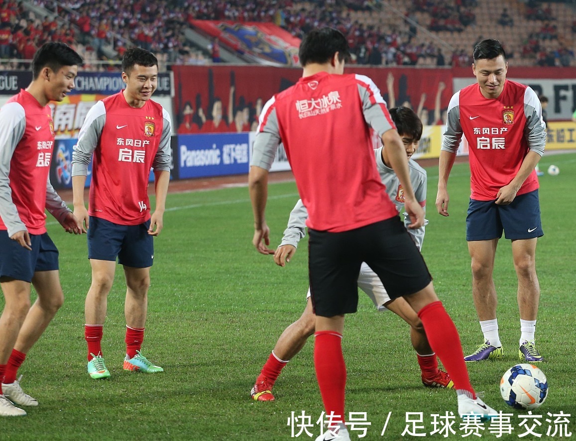 李小鹏回应女儿学花滑：练体操压力太大，但所有运动项目都很苦（李小鹏谈女儿改练花滑：体操压力大，运动无一不吃苦）