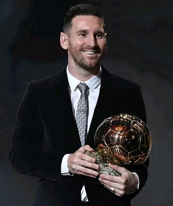 意媒：国米和米兰想签马里奥-希拉，拉齐奥给球员估价3500万（意媒：拉齐奥为马里奥-希拉标价3500万，国米与米兰有意引进）