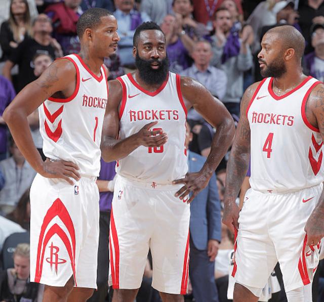 逆天，挪威甲门将点球大战一脚将摆好的球踢走以干扰对方（挪威甲门将在点球大战中踢走已摆好的球干扰对手）