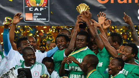 奥赖利：我们不应过分关注阿森纳，踢左后卫让我有更大自由度（奥赖利：不必过分关注阿森纳，司职左后卫让我发挥更自由）