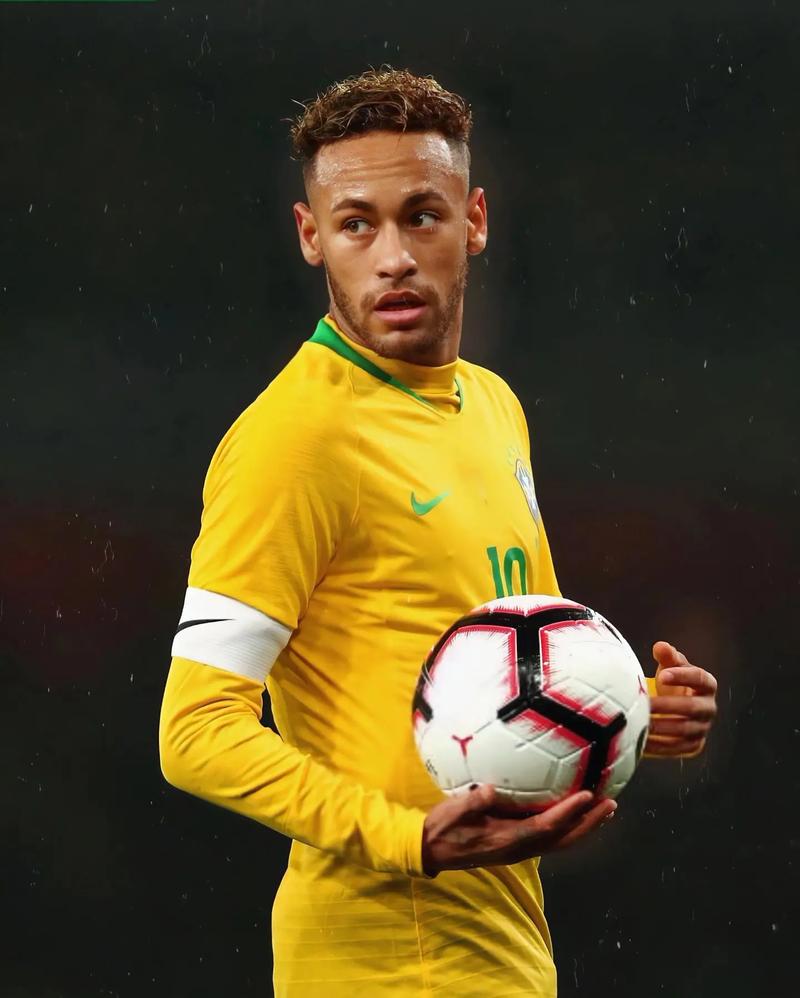 手感爆棚！夏普半场9中8怒砍20分帮助开拓者反超3分（夏普半场火力全开，9投8中轰下20分助开拓者完成3分反超）