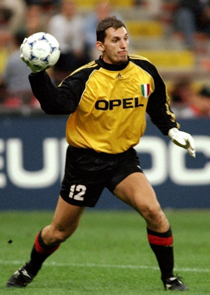 李金羽：愿铁人在中超给人留下深刻印象，来年困难大于一切（李金羽：盼铁人在中超打出深刻存在感，明年挑战更为艰巨）