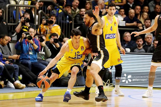 西蒙尼：我很欣赏拉菲尼亚，他和佩德里的复出让巴萨如虎添翼（西蒙尼称赞拉菲尼亚：与佩德里一同复出让巴萨战力大增）