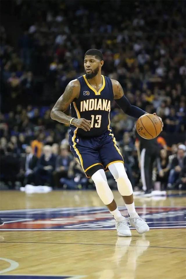 芒特的第一时间处理球是真帅！（芒特瞬间出球，帅气拉满！）