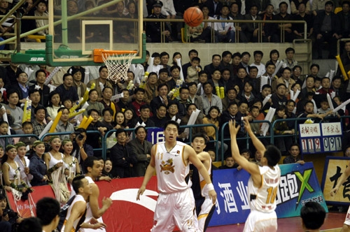 天津战辽宁大名单：姜宇星首秀，莫兰德、林庭谦、詹姆斯在列（天津vs辽宁出场名单：姜宇星迎首秀，莫兰德、林庭谦、詹姆斯皆在列）