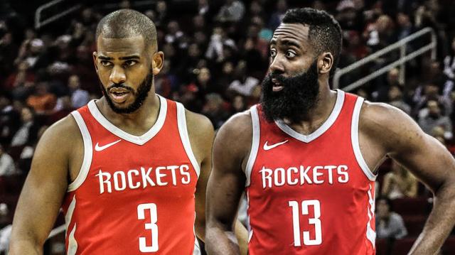 摧枯拉朽！迪亚洛强攻顶翻防守 上篮命中打停天津（强势碾压！迪亚洛硬突顶翻防线 上篮命中逼停天津）