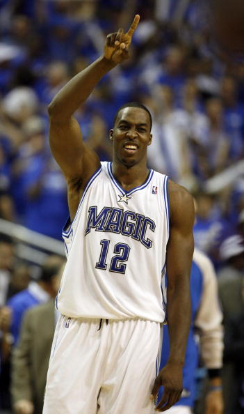 梅西杯开战，梅西和苏亚雷斯现场观战巴萨U16和河床U16的比赛（梅西杯揭幕：梅西与苏亚雷斯现场见证巴萨U16对阵河床U16）